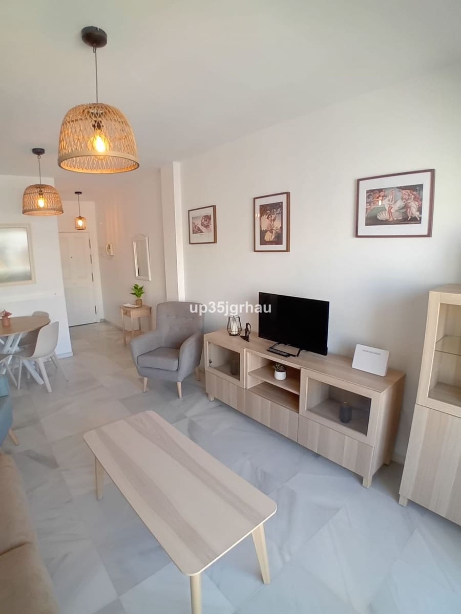 2 soveværelse Lejlighed til salg i Estepona - € 399.000 (Ref: 9028415)