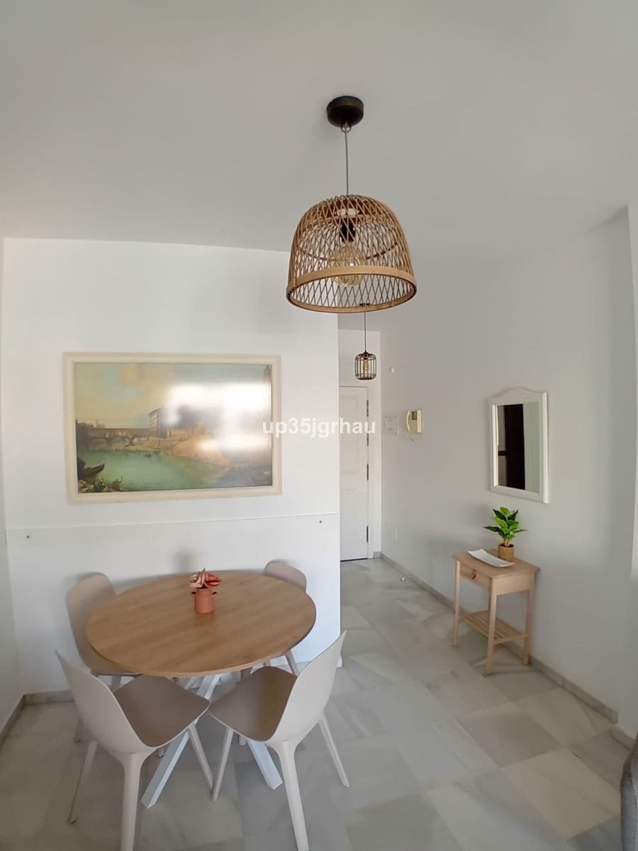 2 soveværelse Lejlighed til salg i Estepona - € 399.000 (Ref: 9028415)