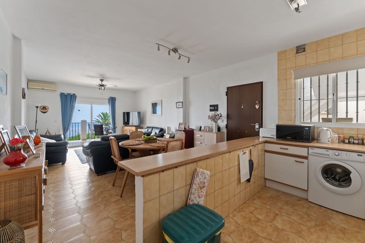 2 bedroom Apartment for sale in Mijas with pool - € 289,000 (Ref: 9037049)