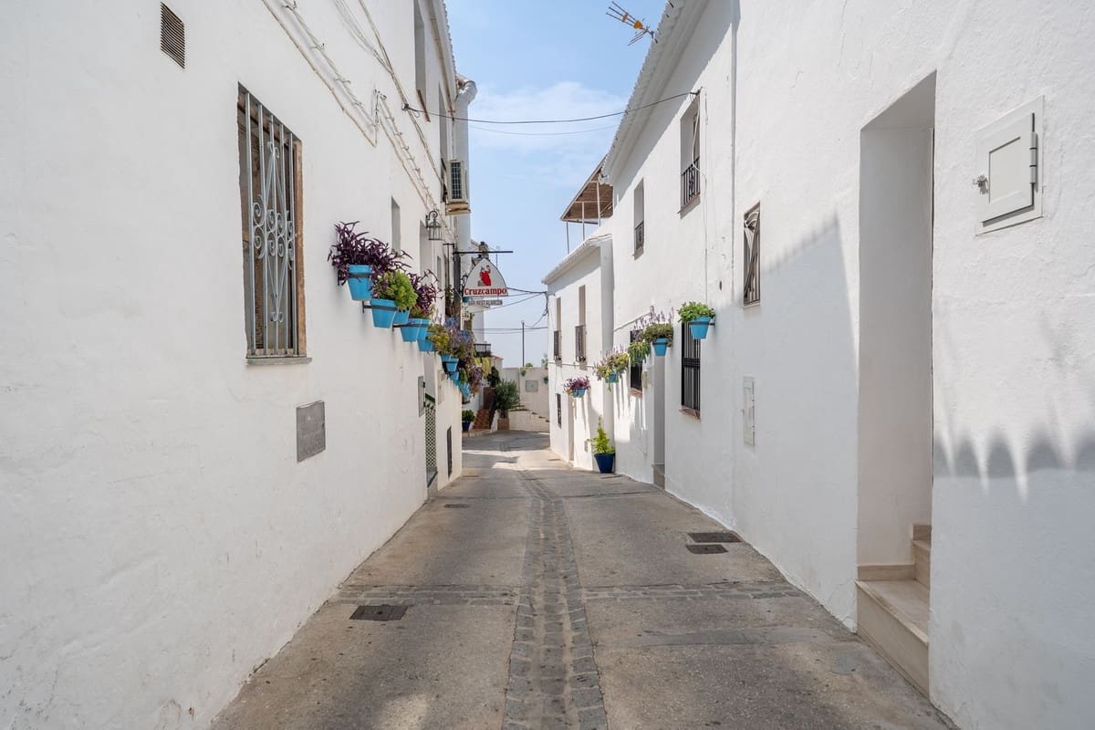 2 bedroom Apartment for sale in Mijas with pool - € 289,000 (Ref: 9037049)