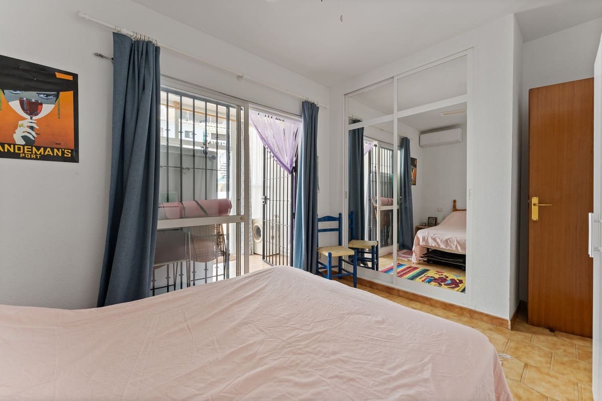 2 bedroom Apartment for sale in Mijas with pool - € 289,000 (Ref: 9037049)