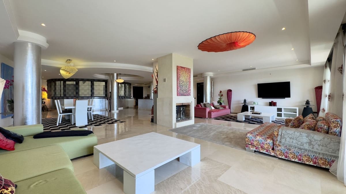 Apartamento de 3 habitaciones en Puerto Banus en venta - 6.900.000 € (Ref: 9051492)
