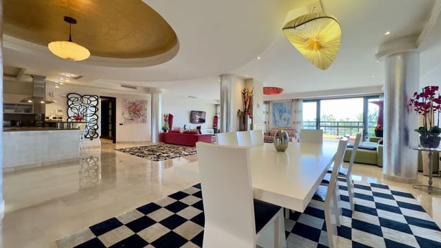 3 bedroom Apartment for sale in Puerto Banus, Marbella - € 6,900,000 (Ref: 9051492)