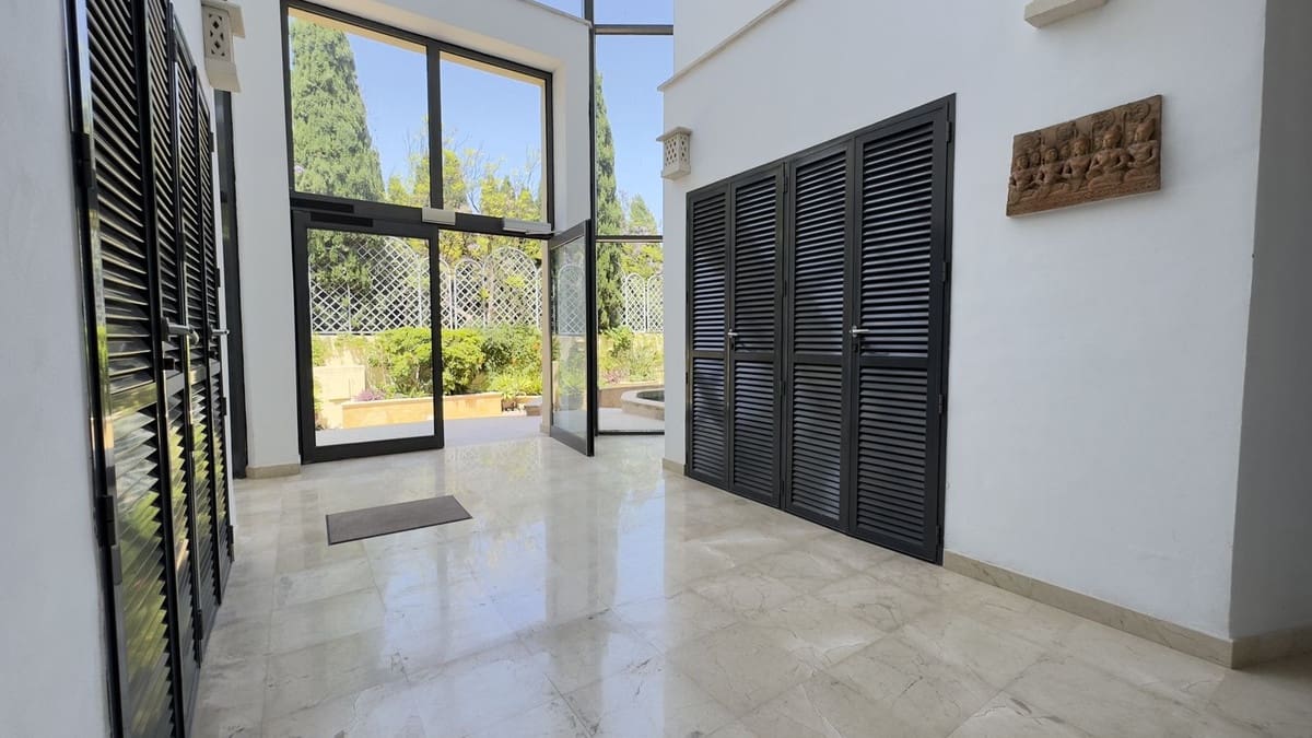 Apartamento de 3 habitaciones en Puerto Banus en venta - 6.900.000 € (Ref: 9051492)