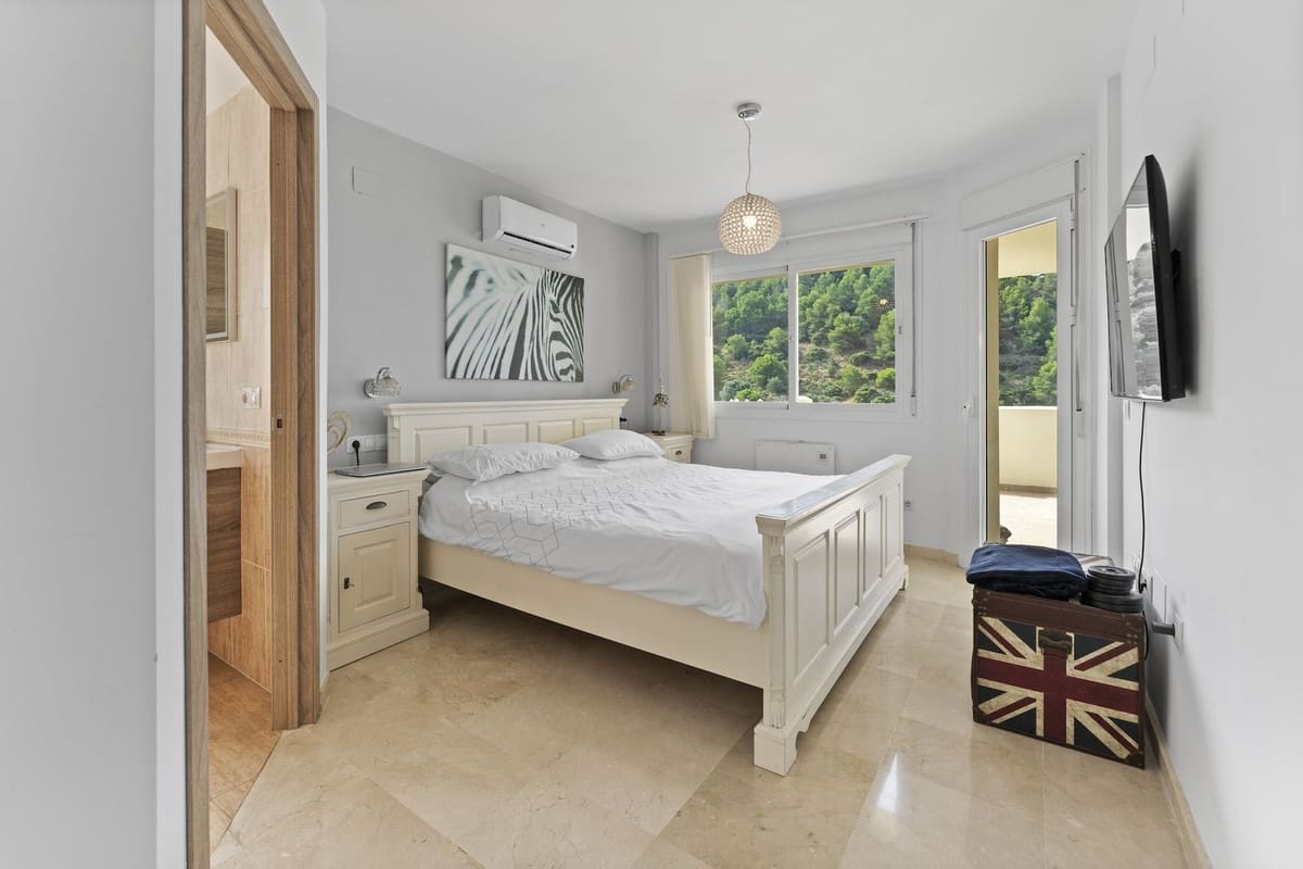 3 bedroom Apartment for sale in Mijas with pool - € 429,000 (Ref: 9107708)