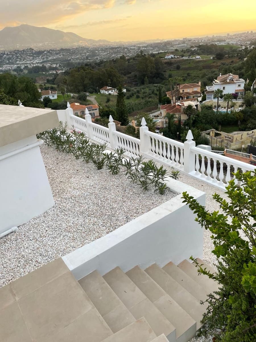 Chalet de 3 habitaciones en Mijas en venta - 950.000 € (Ref: 9130026)