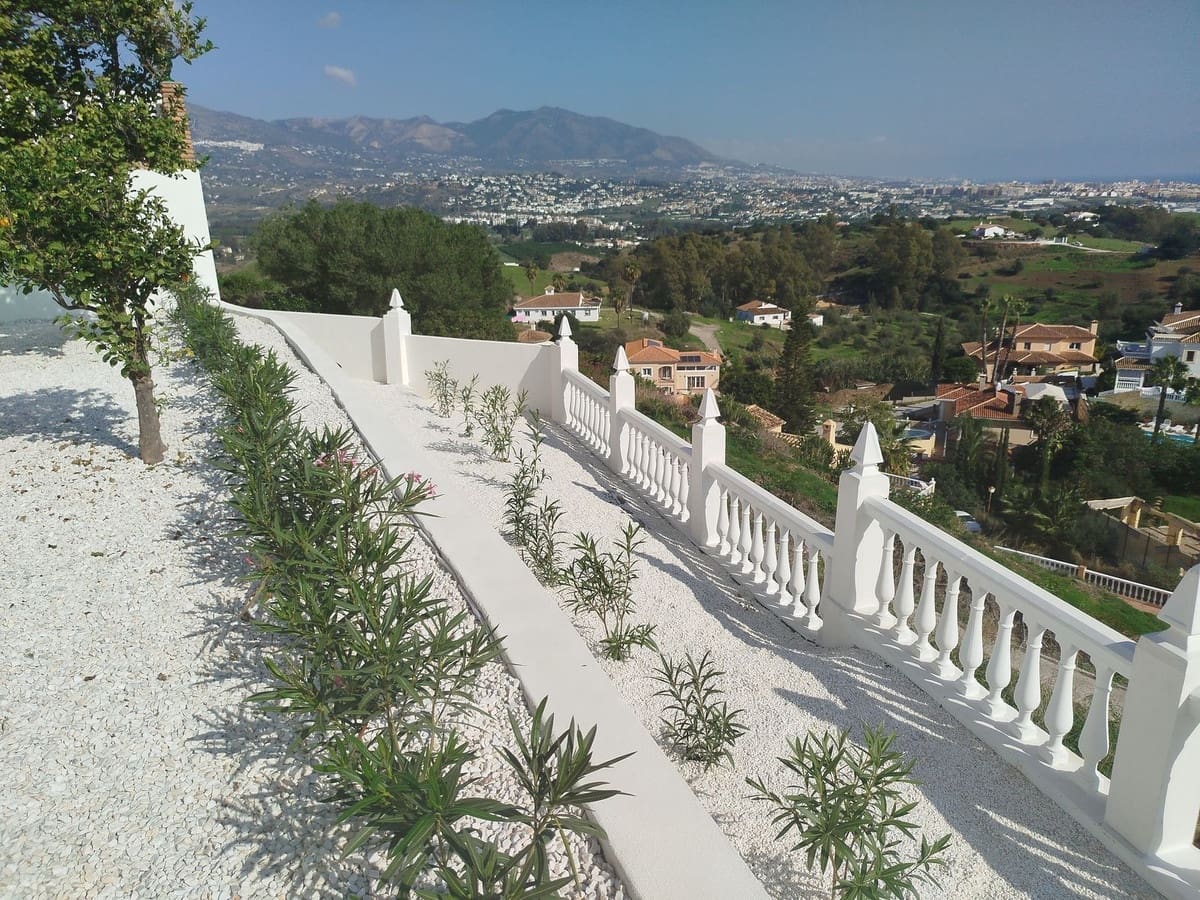 Chalet de 3 habitaciones en Mijas en venta - 950.000 € (Ref: 9130026)