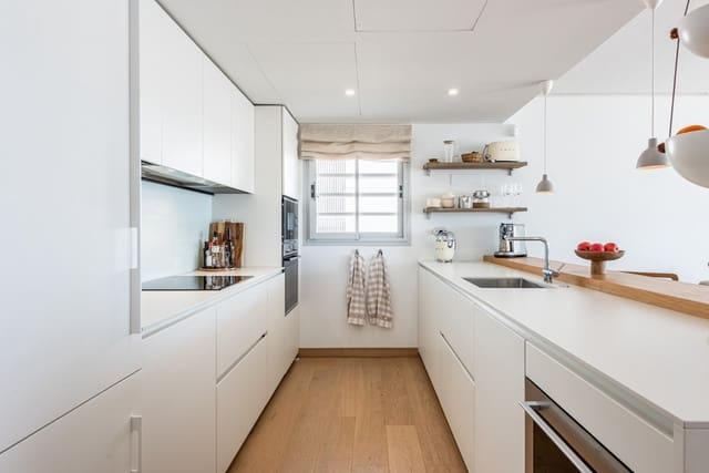 3 soverom Leilighet til salgs i El Higuerón, Fuengirola med svømmebasseng - € 849 000 (Ref: 9147598)