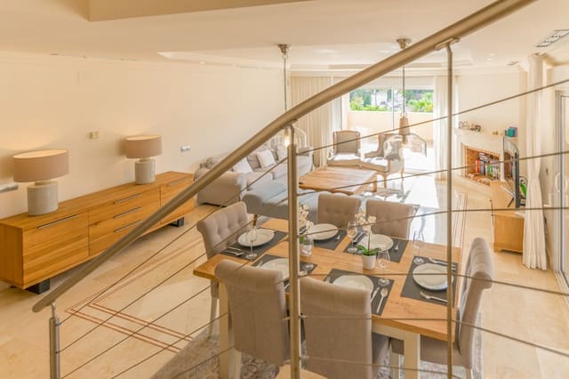 3 soverom Penthouse til salgs i Nueva Andalucia, Marbella med svømmebasseng - € 1 100 000 (Ref: 9149758)