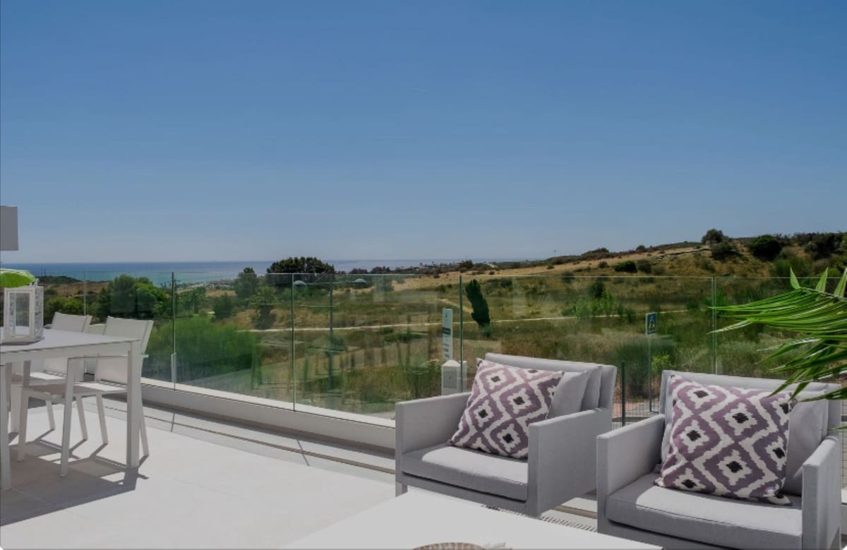 3 soveværelse Penthouse til salg i Estepona med swimmingpool - € 649.000 (Ref: 9162558)