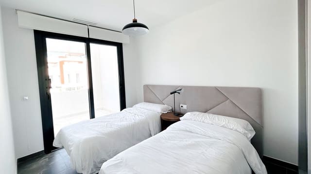 3 soveværelse Penthouse til salg i Estepona med swimmingpool - € 649.000 (Ref: 9162558)