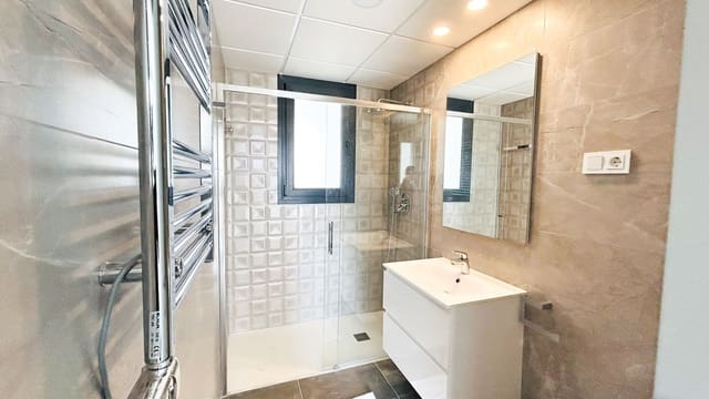 3 soveværelse Penthouse til salg i Estepona med swimmingpool - € 649.000 (Ref: 9162558)