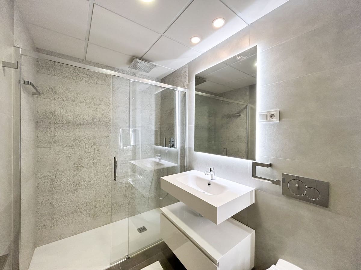 3 soveværelse Penthouse til salg i Estepona med swimmingpool - € 649.000 (Ref: 9162558)