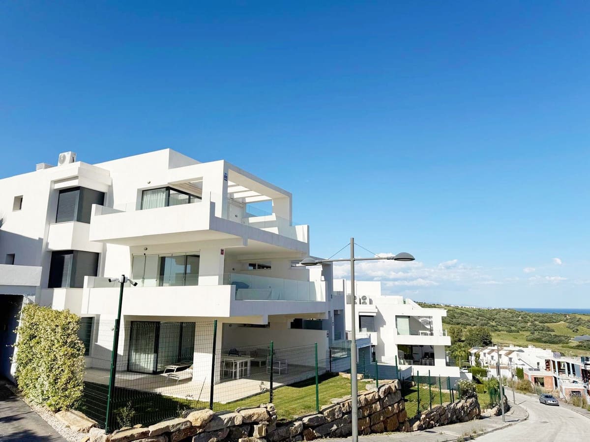 3 soveværelse Penthouse til salg i Estepona med swimmingpool - € 649.000 (Ref: 9162558)