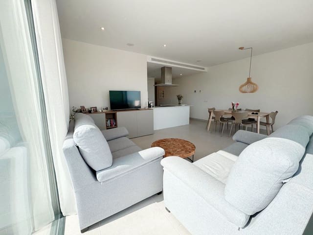 3 bedroom Penthouse for sale in Estepona with pool - € 649,000 (Ref: 9162558)