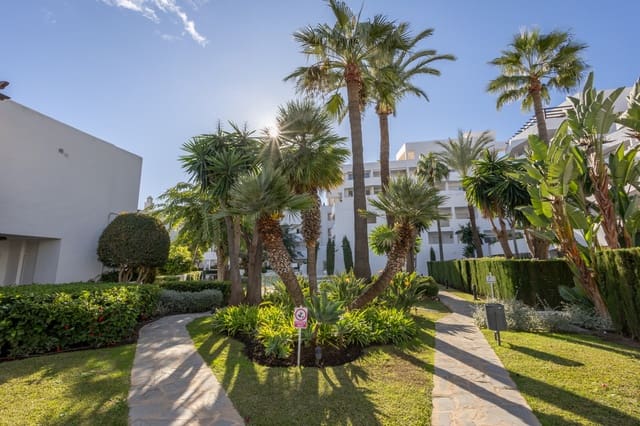 2 slaapkamer Appartement te koop in Nueva Andalucia, Marbella met zwembad - € 690.000 (Ref: 9170091)