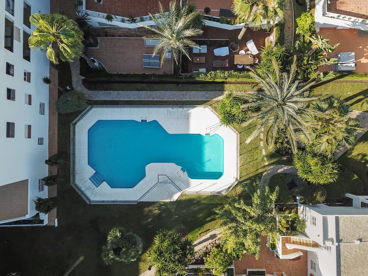 2 chambre Appartement à vendre à Nueva Andalucia avec piscine - 690 000 € (Ref: 9170091)