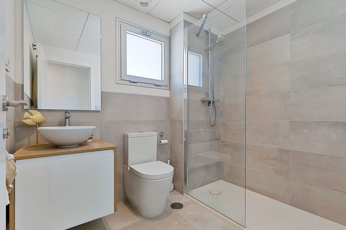 Apartamento de 2 habitaciones en Fuengirola en venta con piscina - 585.000 € (Ref: 9176674)