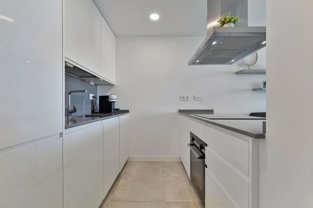 Apartamento de 2 habitaciones en Fuengirola en venta con piscina - 585.000 € (Ref: 9176674)