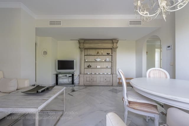 2 soveværelse Penthouse til salg i Puerto Banus, Marbella med swimmingpool - € 525.000 (Ref: 9188774)