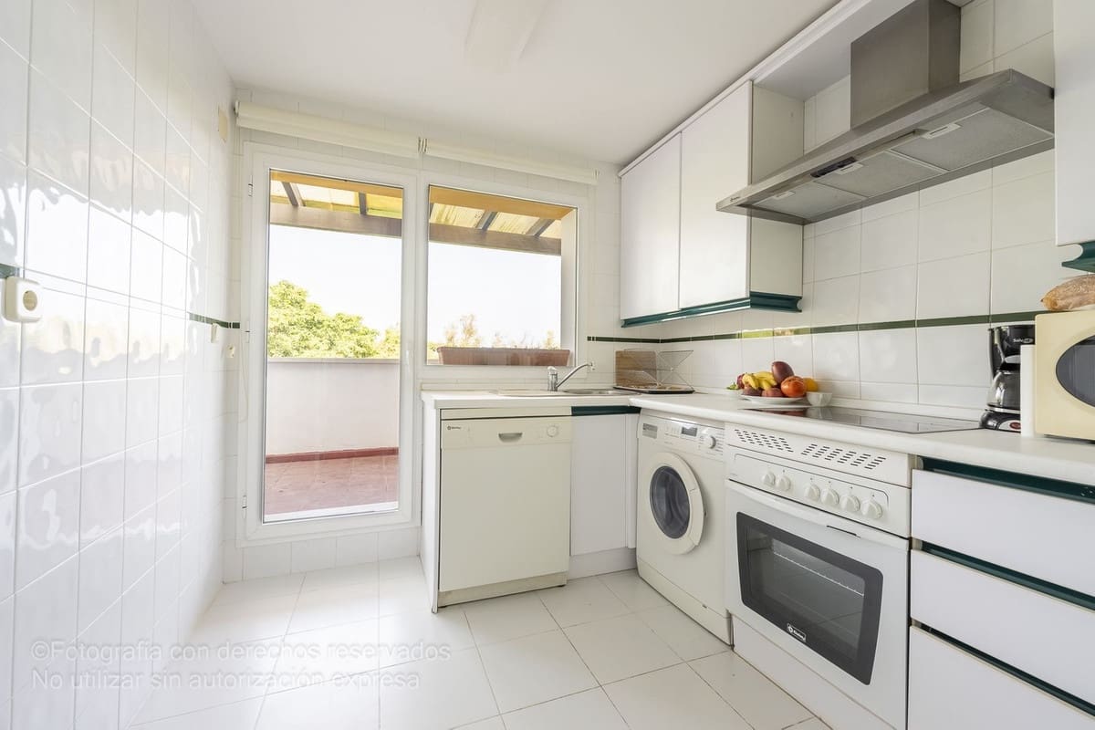 2 soverom Penthouse til salgs i Puerto Banus med svømmebasseng - € 525 000 (Ref: 9188774)