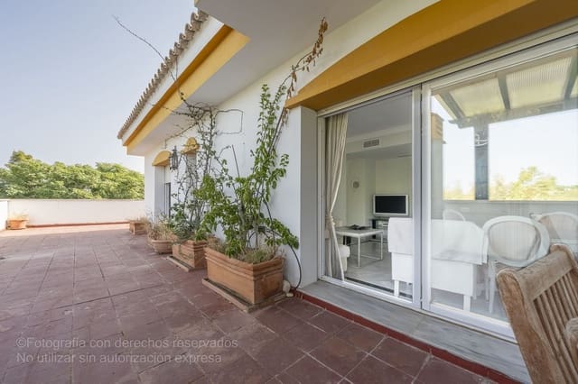 2 slaapkamer Penthouse te koop in Puerto Banus, Marbella met zwembad - € 525.000 (Ref: 9188774)