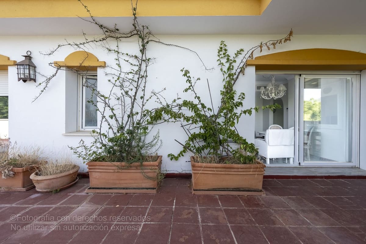 2 soverom Penthouse til salgs i Puerto Banus med svømmebasseng - € 525 000 (Ref: 9188774)