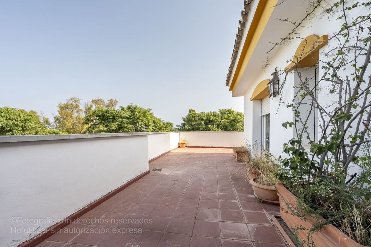 2 soverom Penthouse til salgs i Puerto Banus med svømmebasseng - € 525 000 (Ref: 9188774)