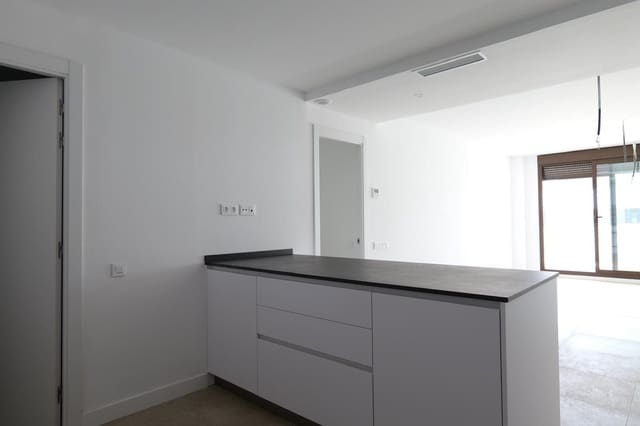 Apartamento de 2 habitaciones en Estepona en venta con piscina - 595.000 € (Ref: 9191414)