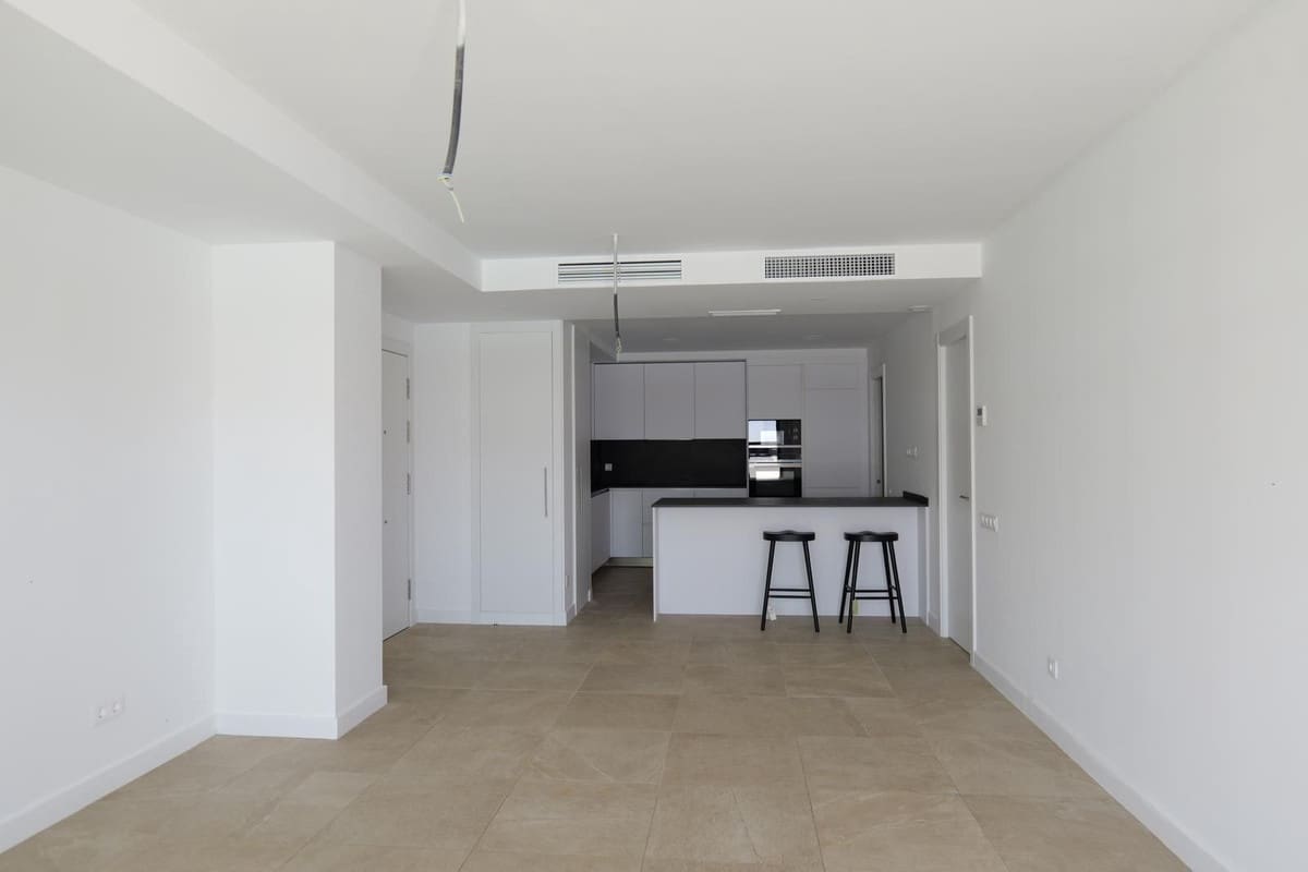 Apartamento de 2 habitaciones en Estepona en venta con piscina - 595.000 € (Ref: 9191414)