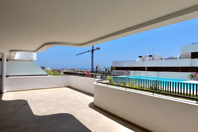 Apartamento de 2 habitaciones en Estepona en venta con piscina - 595.000 € (Ref: 9191414)