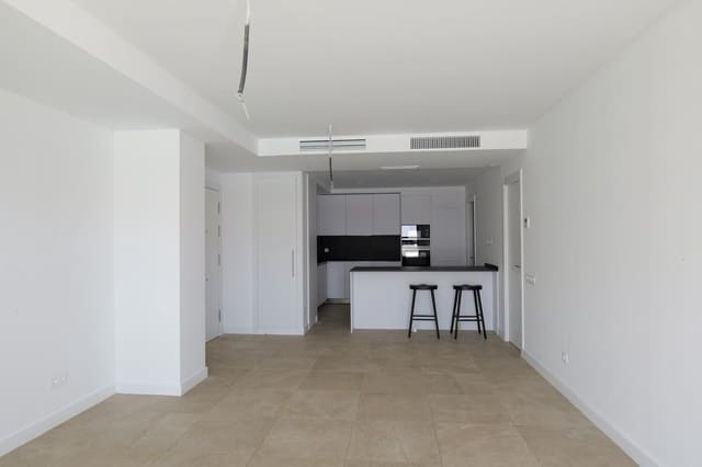 Apartamento de 2 habitaciones en Estepona en venta con piscina - 595.000 € (Ref: 9191414)