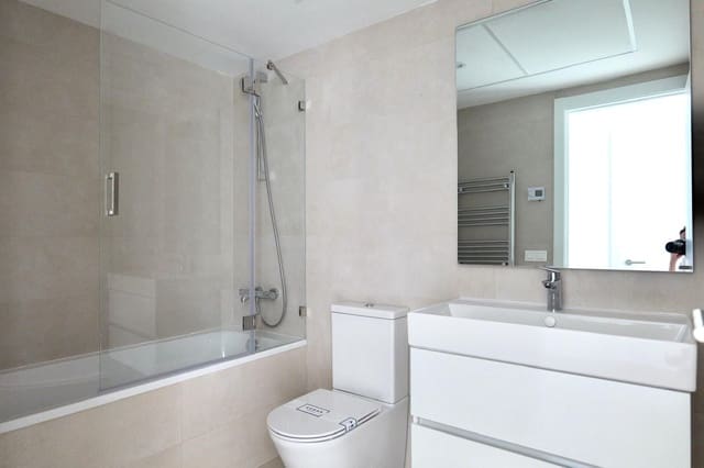 2 Zimmer Apartment zu verkaufen in Estepona mit Pool - 595.000 € (Ref: 9191414)