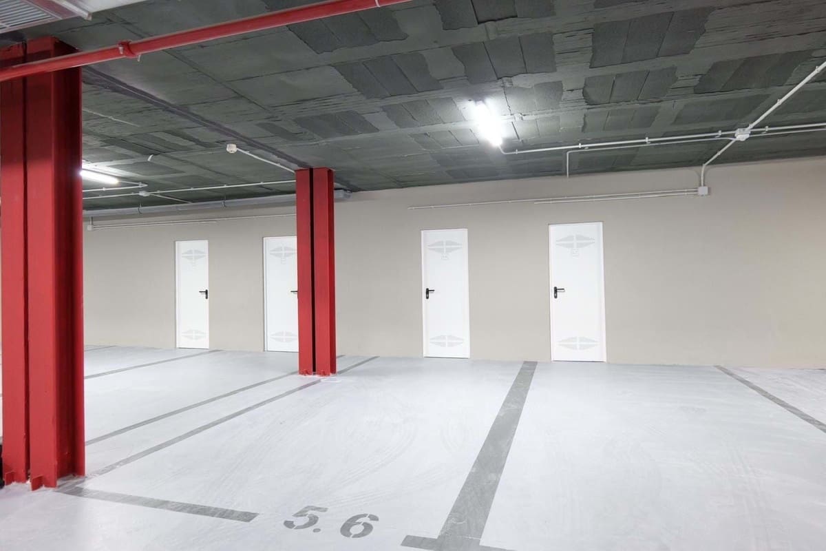 Apartamento de 2 habitaciones en Estepona en venta con piscina - 595.000 € (Ref: 9191414)