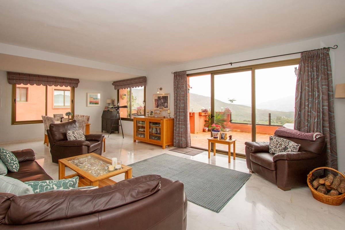 2 slaapkamer Appartement te koop in La Mairena - € 369.000 (Ref: 9199250)