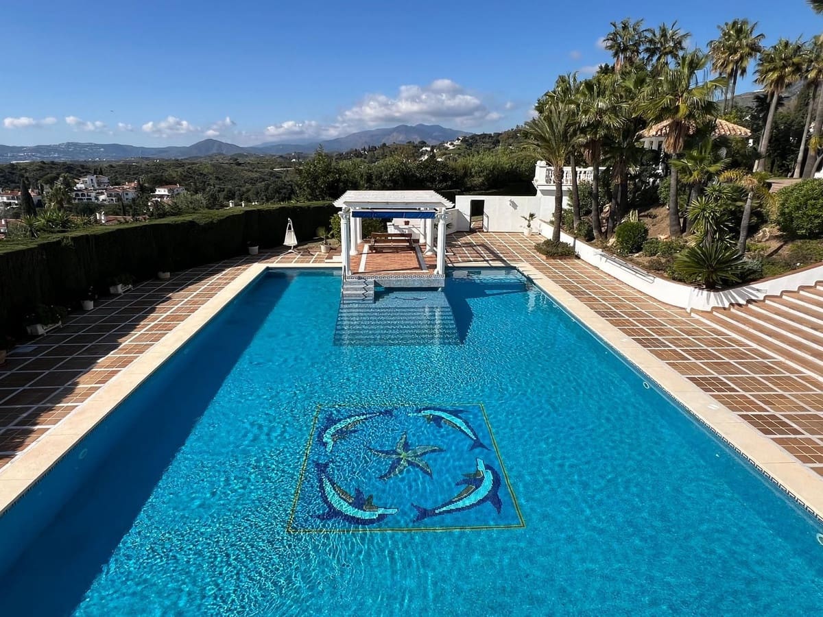 5 bedroom Villa for sale in Mijas with pool - € 2,950,000 (Ref: 9207084)