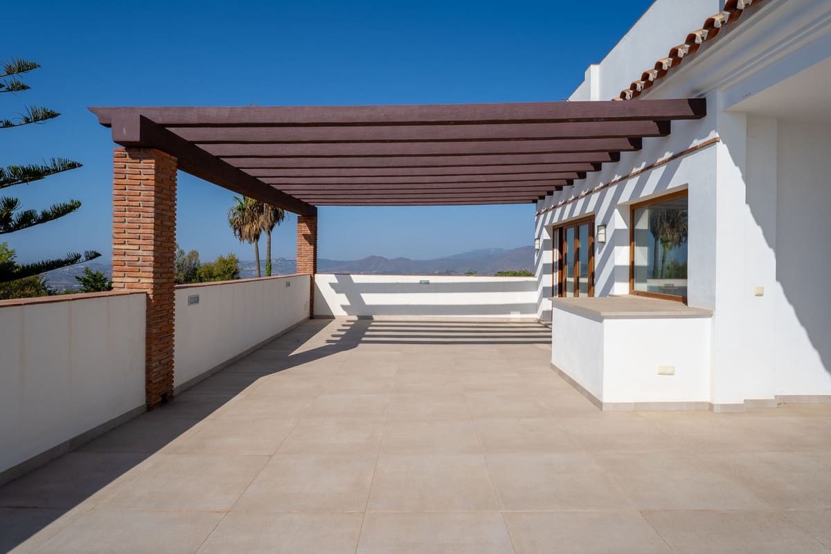 7 soveværelse Villa til salg i Mijas med swimmingpool - € 1.550.000 (Ref: 9208707)