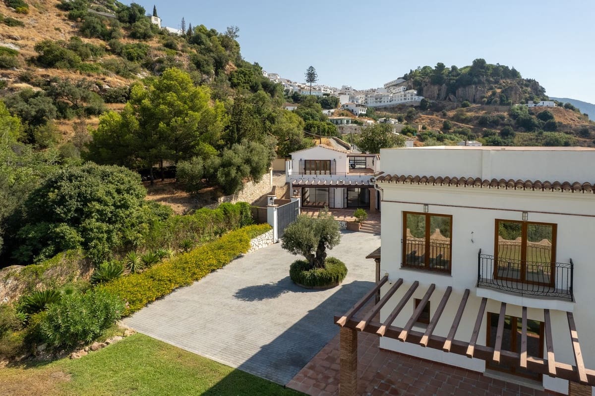 7 soveværelse Villa til salg i Mijas med swimmingpool - € 1.550.000 (Ref: 9208707)