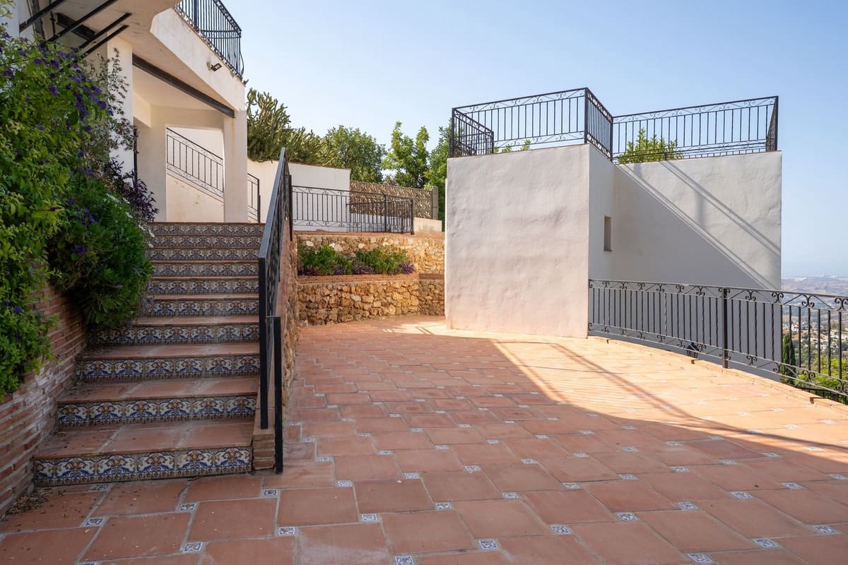 7 soveværelse Villa til salg i Mijas med swimmingpool - € 1.550.000 (Ref: 9208707)