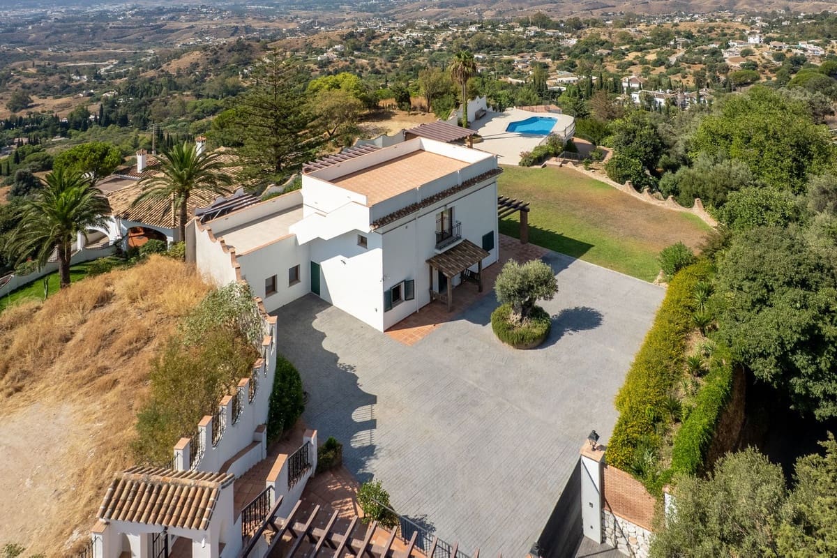 7 soveværelse Villa til salg i Mijas med swimmingpool - € 1.550.000 (Ref: 9208707)