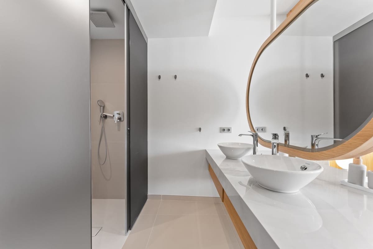 2 bedroom Apartment for sale in La Capellania with pool - € 800,000 (Ref: 9230798)