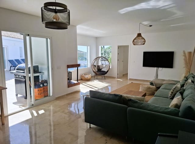 Chalet de 5 habitaciones en La Sierrezuela, Mijas en venta con piscina - 1.285.000 € (Ref: 9253717)