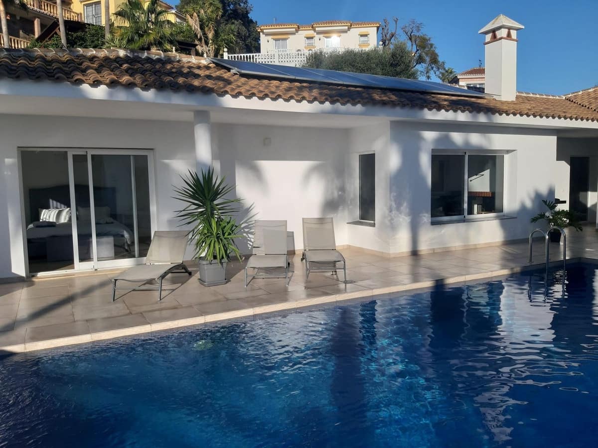 5 Zimmer Villa zu verkaufen in La Sierrezuela mit Pool - 1.285.000 € (Ref: 9253717)