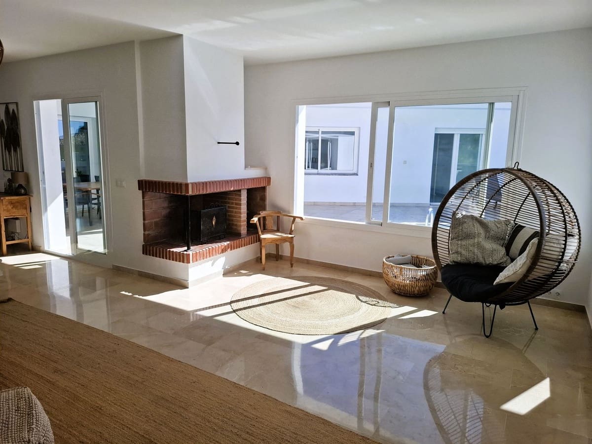 5 Zimmer Villa zu verkaufen in La Sierrezuela mit Pool - 1.285.000 € (Ref: 9253717)