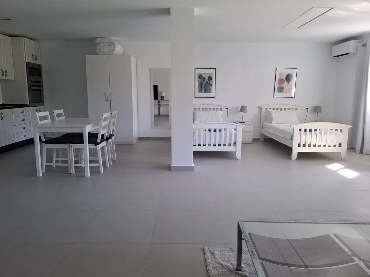 5 Zimmer Villa zu verkaufen in La Sierrezuela mit Pool - 1.285.000 € (Ref: 9253717)