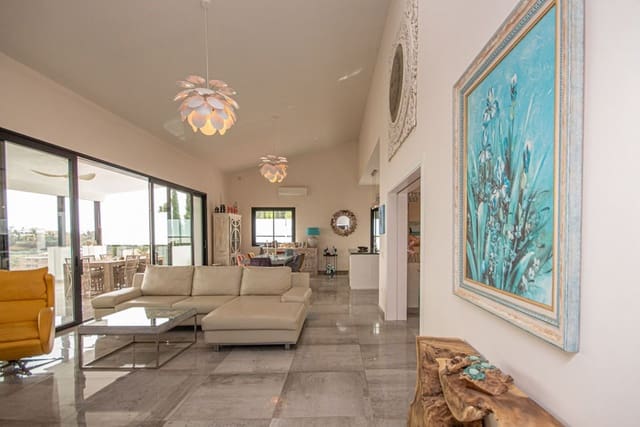 4 bedroom Villa for sale in La Mairena, Ojen with pool - € 1,695,000 (Ref: 9264778)