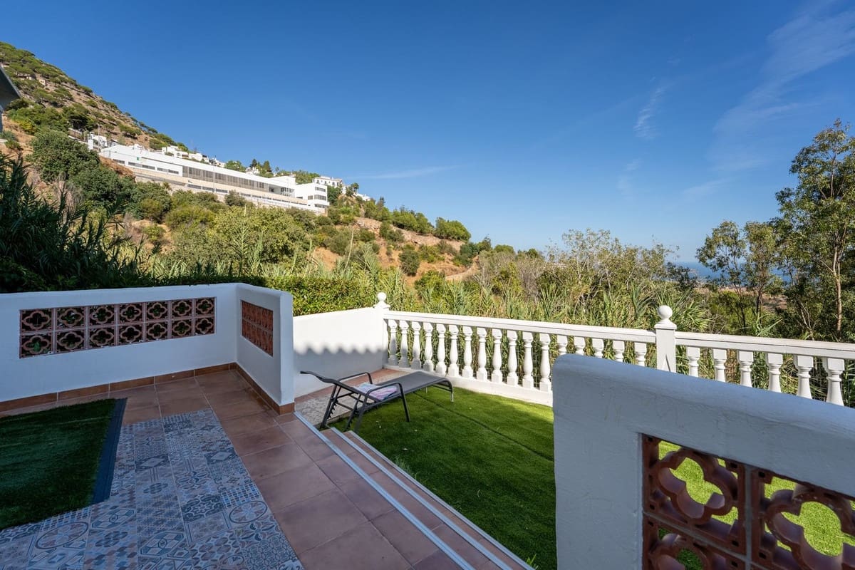 3 bedroom Townhouse for sale in Mijas with pool - € 415,000 (Ref: 9265066)