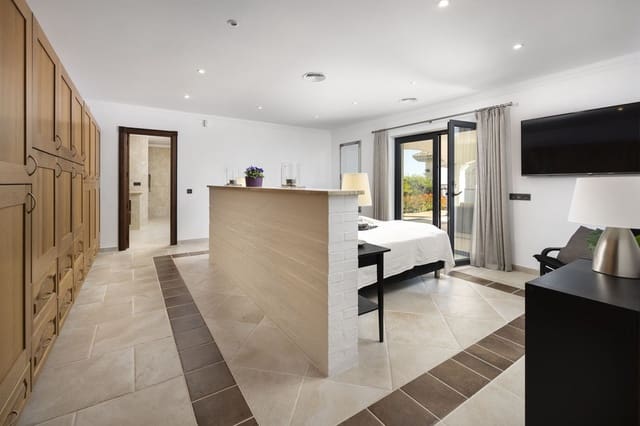 4 soverom Villa til salgs i Valtocado, Mijas med svømmebasseng - € 2 495 000 (Ref: 9347858)