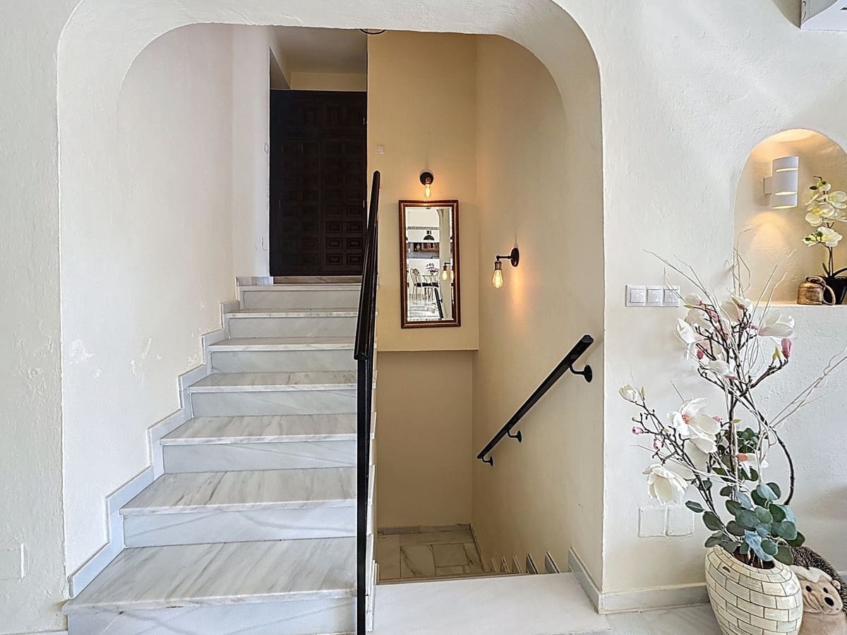 4 Zimmer Villa zu verkaufen in Mijas mit Pool - 975.000 € (Ref: 9383248)