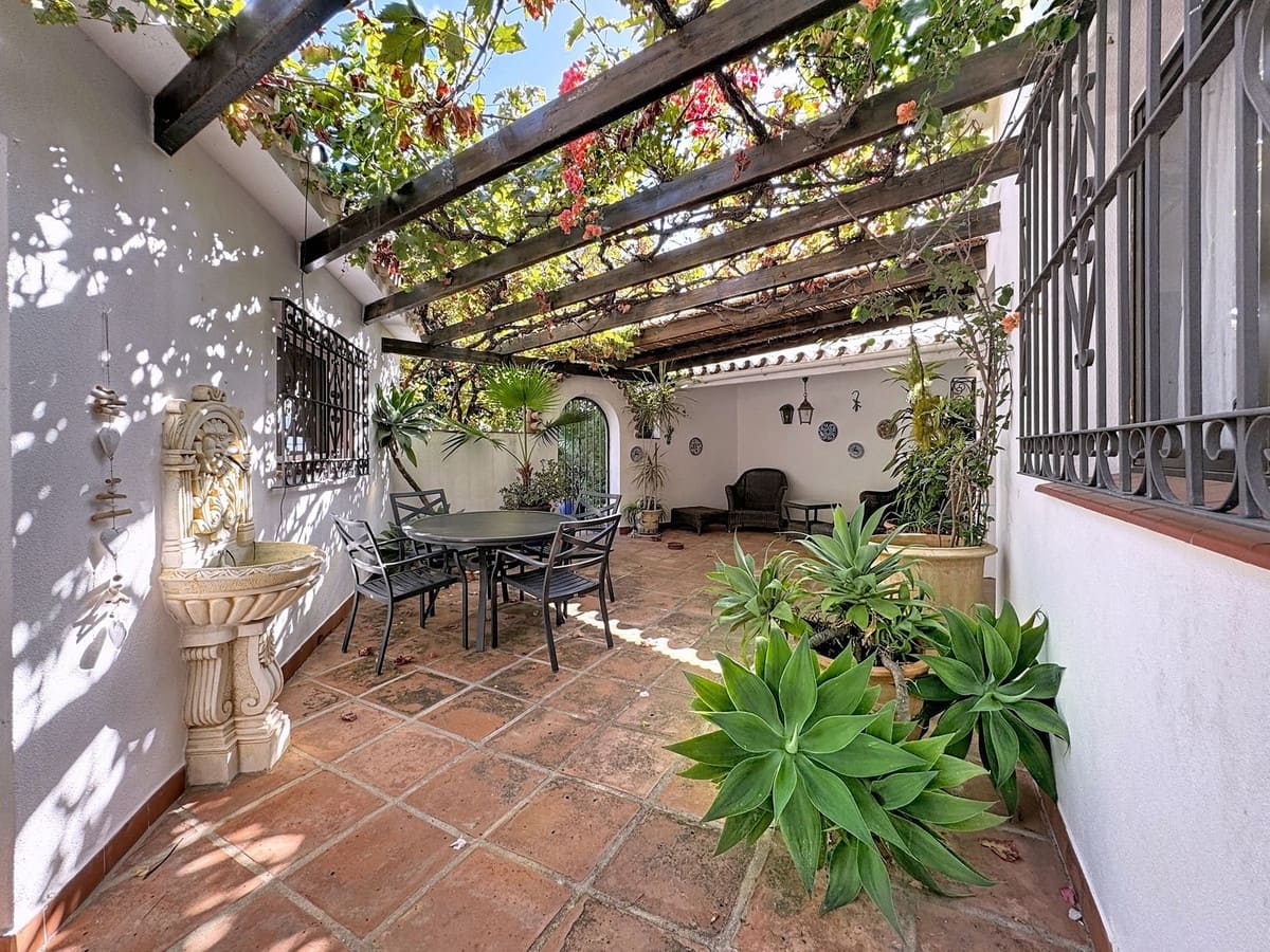 4 Zimmer Villa zu verkaufen in Mijas mit Pool - 975.000 € (Ref: 9383248)